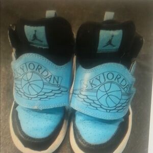 Nike sky jordans